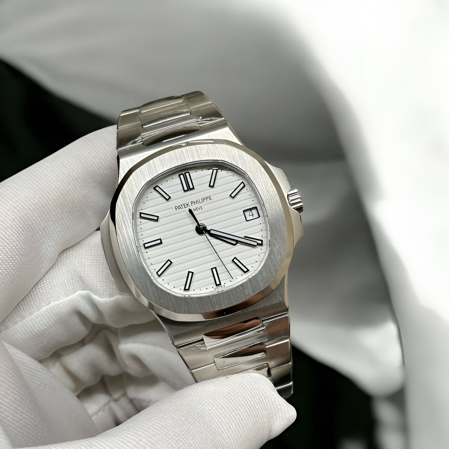 Patek Philippe Nautilus - White