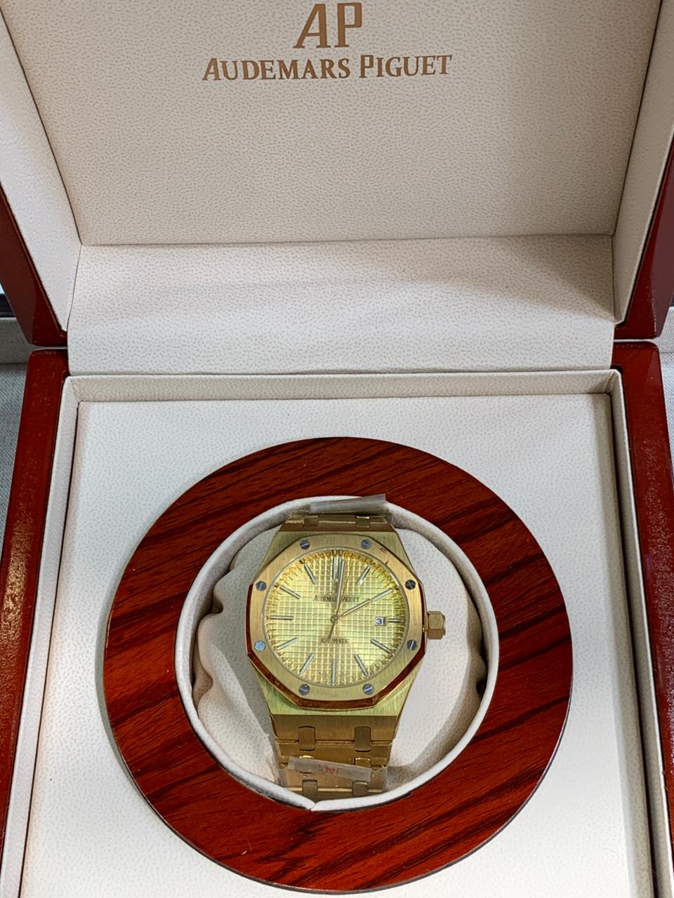 AP - Plain Dial - Chain - Master Replica