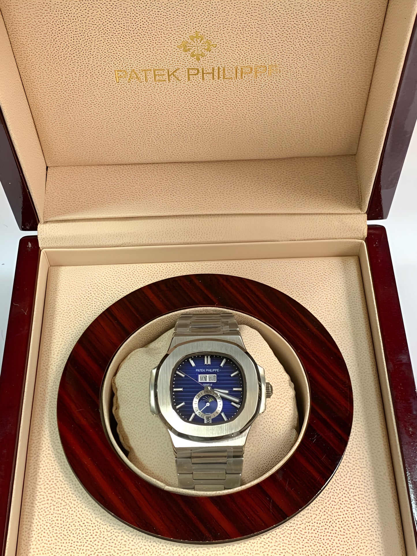 PP - Nautilus - Working Chronography - Master Replica