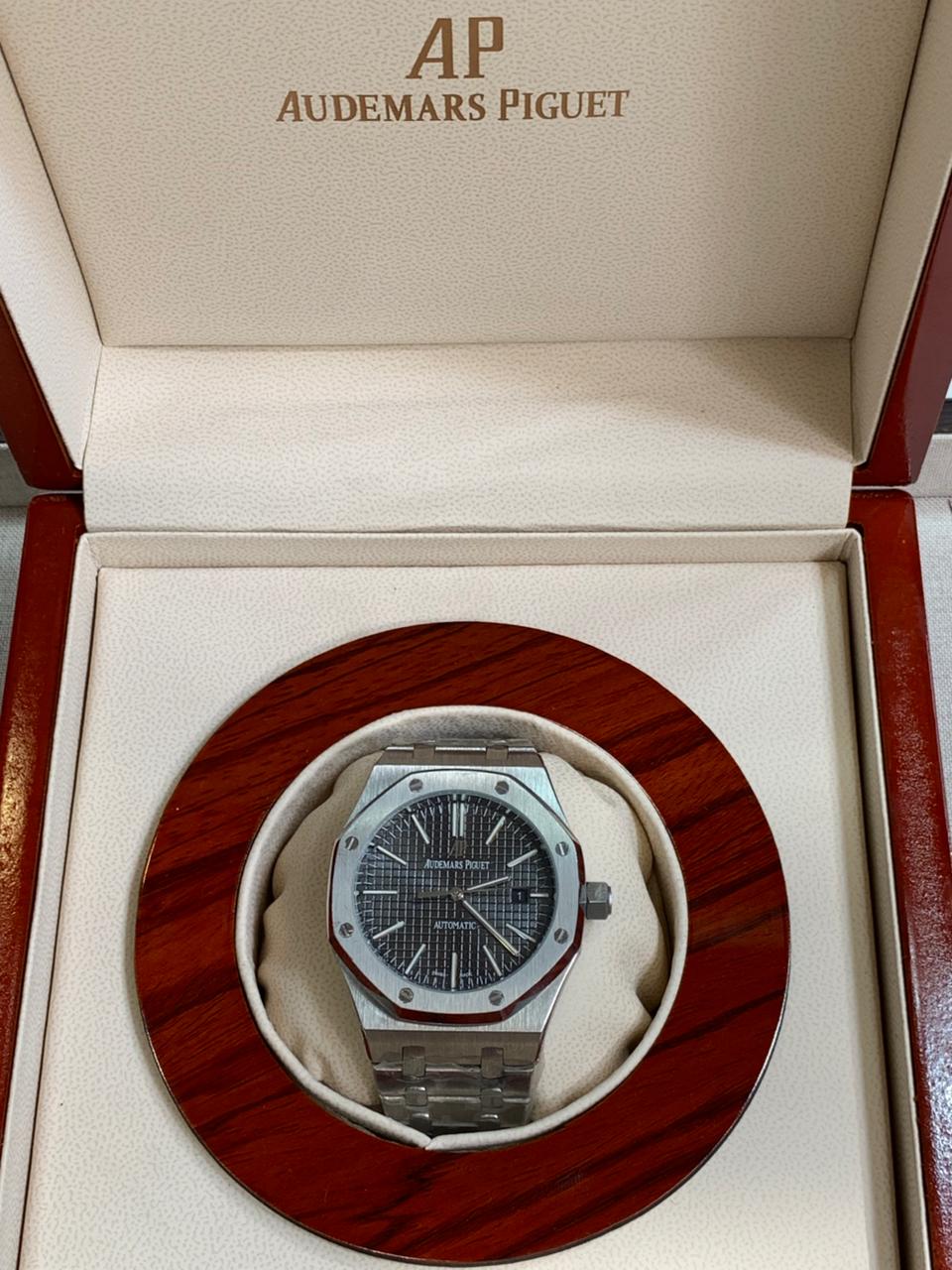 AP - Plain Dial - Chain - Master Replica